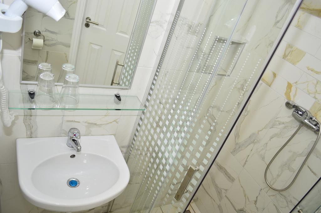 Centrooms House 3*