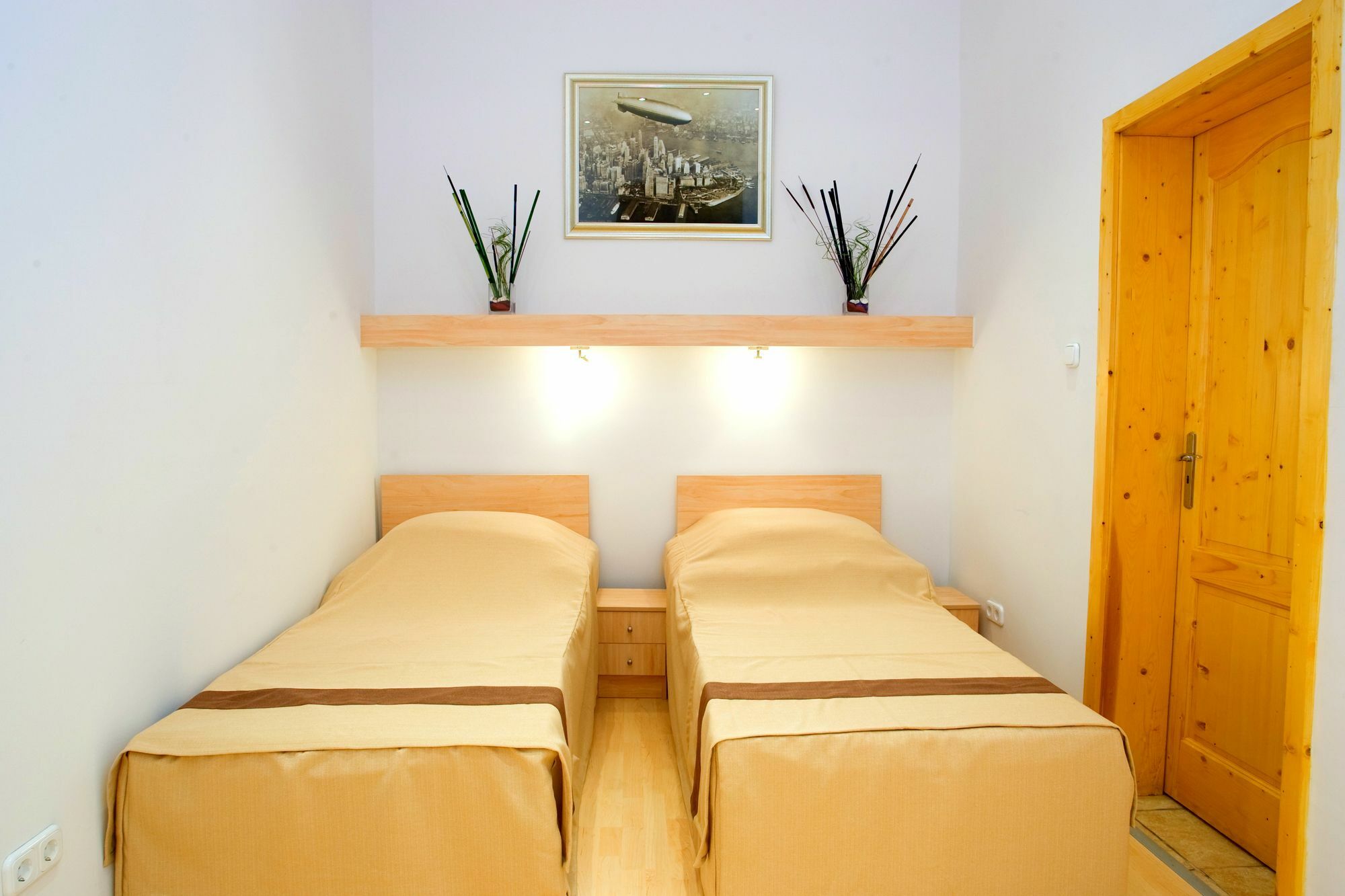 Centrooms House 3*